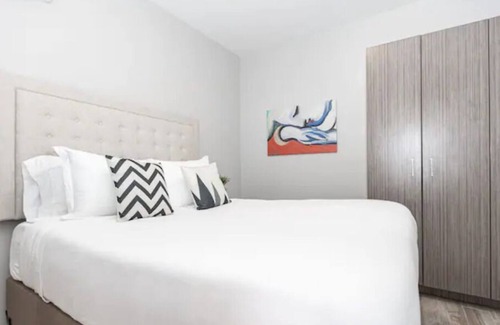 Mission Hills Apartment | Bright 1BDR Downtown. Parking. WiFi. Walk to All.
