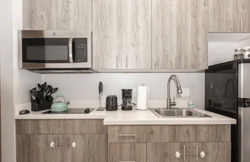 Mission Hills Apartment | Bright 1BDR Downtown. Parking. WiFi. Walk to All.