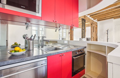Les Halles Apartment | Bright 1BR in the Heart of Paris - Sleeps 4