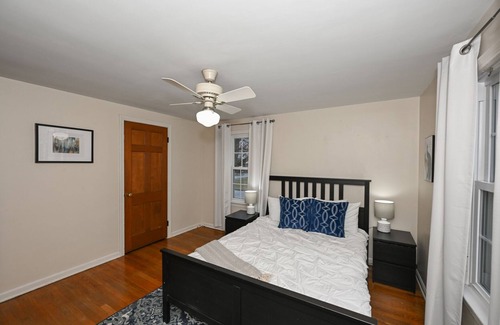 Cuyahoga Falls House | Bright 2 Bd Perfect for Traveling Professionals!