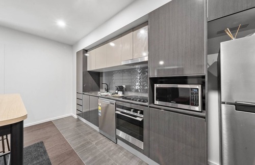 Ngunnawal Apartment | Bright 2-Bed Apartment with Scenic Balcony