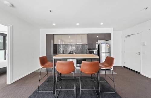 Ngunnawal Apartment | Bright 2-Bed Apartment with Scenic Balcony