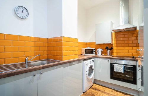 Blackburn Apartment | Bright 2 Bed Apartment in Central Blackburn