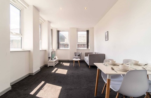 Blackburn Apartment | Bright 2 Bed Apartment in Central Blackburn