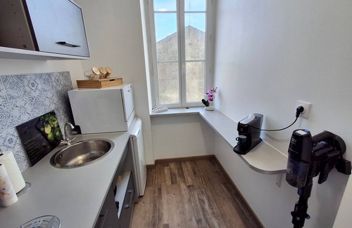Quartier du Stade Apartment | Bright 2-bed apartment near beach & shops
