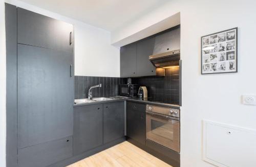 Lambersart Apartment | Bright 2-bedroom apartment w balcony and parking