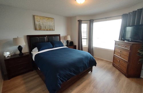Grande Prairie House | Bright 2 Bedroom Upstairs Suite - Fully Stocked, Clean & Pet-Friendly!