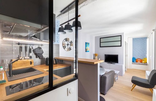 Les Halles Apartment | Bright 2-room apartment in Paris 1er near the Louvre and Notre-Dame