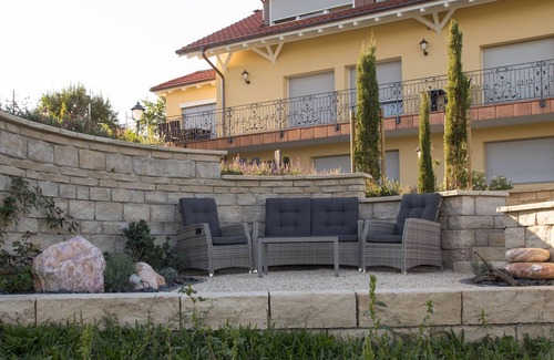 Klettgau Apartment | Bright 2-room vacation apartment with patio, 58m², for 2 to max. 4 people