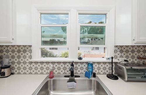 Los Angeles Apartment | Bright 2BD - Walking Distance to Great Food