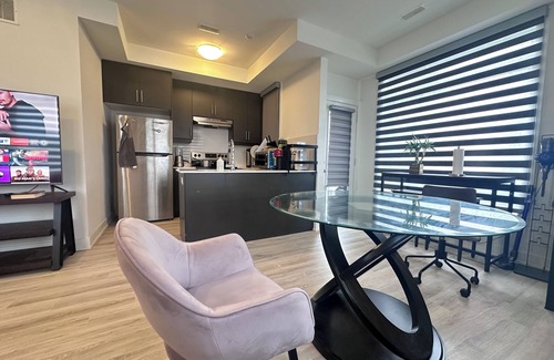 Richmond Hill House | Bright 2Bedroom Townhome in South Richmond Hill, Convenient location.