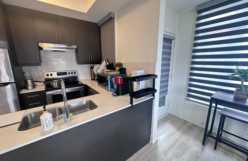 Richmond Hill House | Bright 2Bedroom Townhome in South Richmond Hill, Convenient location.