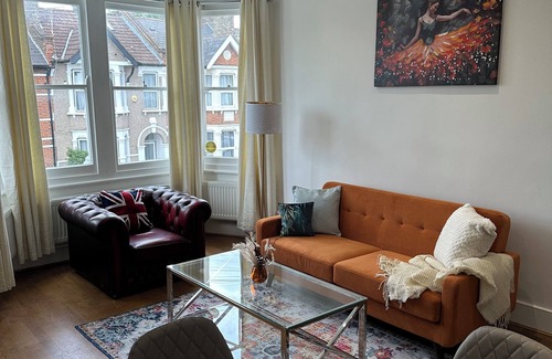 Erdington Apartment | Bright 2BR near Brockley Conservation Area
