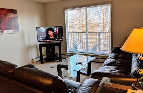 Northeast Edmonton Apartment | Bright 2BR U/G parking LRT&Transit 1Min Walk