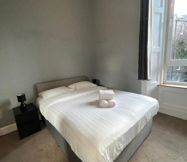 Ellemford Apartment | Bright 3 Bedroom Edinburgh City Apt