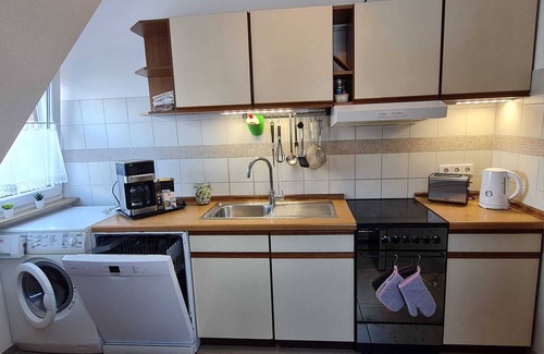 Wolfschlugen Apartment | Bright 3-room apartment/near trade fair and Stuttgart airport, central & green