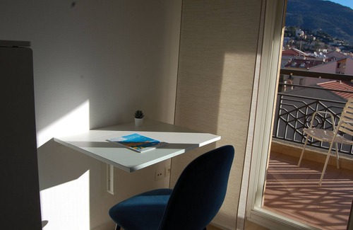 Alpes-Maritimes Apartment | .Bright 3 rooms WITH GARAGE ideally located