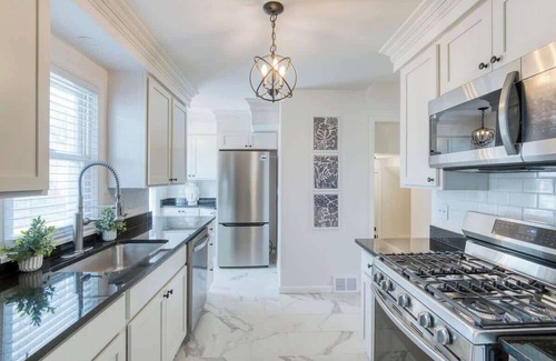 Cleveland House | Bright 3BR Retreat w/4-Season Sunroom & Modern Touches