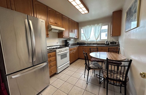 Outer Sunset Apartment | Bright 4 Bedrooms 2 Baths Entire 2nd Floor near Golden Gate Park & Ocean Beach