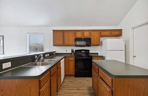 Royse City House | Bright 4 Queen Bedroom Home!