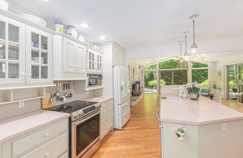 Bear Lake House | 🐻 Bright 4BDR Home by Lake MI, Arcadia Bluffs, Portage Lake & More