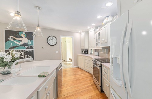 Bear Lake House | 🐻 Bright 4BDR Home by Lake MI, Arcadia Bluffs, Portage Lake & More