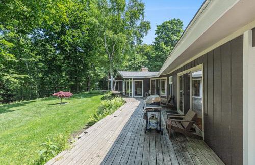 Bear Lake House | Bright 4BDR Home by Lake MI Arcadia Bluffs Portage Lake More