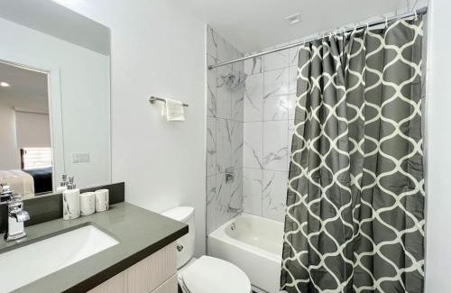 Ladera Heights House | Bright 4BR Stay in the Vibrant K. Town- OAK1 - LAD