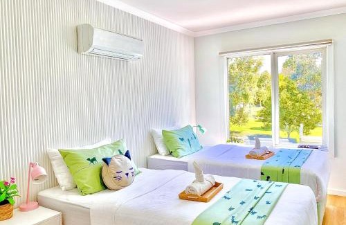Yarraville House | Bright 4BR Townhouse Near Coles, Parks, BBQ, Free Parking l Perfect for Families Groups