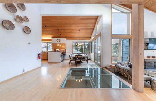 Alpine Meadows House | Bright 5BD Alpine Retreat - 5Min to Alpine Meadows