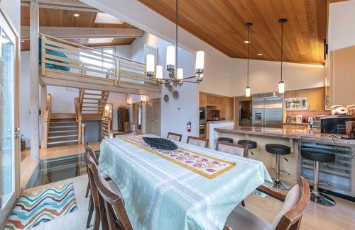 Alpine Meadows House | Bright 5BD Alpine Retreat - 5Min to Alpine Meadows