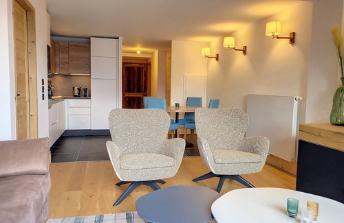 La Rosiere Apartment | Bright apartment with pool table, spa, and valley view