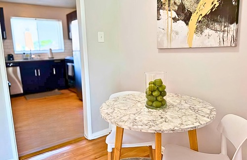 West Ridge Apartment | Bright & Airy 1-Bedroom Unit