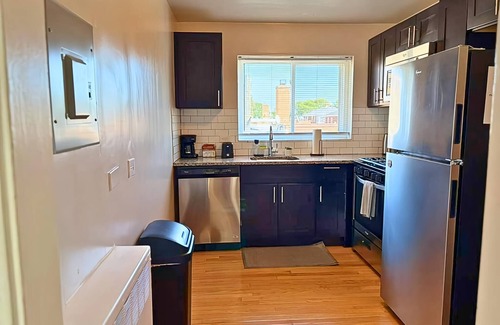 West Ridge Apartment | Bright & Airy 1-Bedroom Unit
