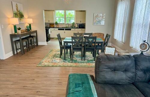 Port Neches House | Bright & Airy 2BR 1BA Home Near The Riverfront