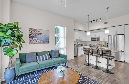 Midtown Apartment | Bright & Airy 2BR on Biscayne with Free Parking