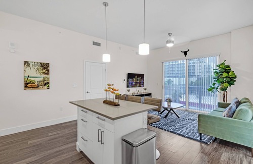 Midtown Apartment | Bright & Airy 2BR on Biscayne with Free Parking