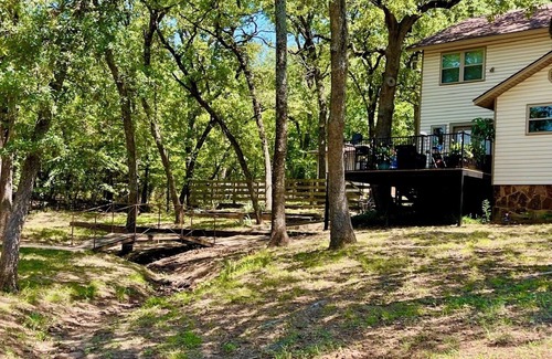 Kingston House | Bright & Airy 3 BR with AC, Game Rm, Near Casinos, Lake Texoma Marinas & Trails