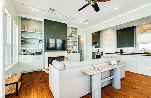 Pirates Beach West House | Bright & Airy 3rd Row Home w/Gulf Views, 2 Decks, Outdoor Shower, Free Wifi