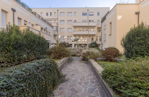 Cirenaica Apartment | Bright & Airy Apartment near Zanolini Station