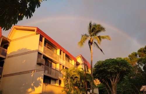 Makaha Valley House | Bright Airy Condo in Makaha - 5 mins from the beach!