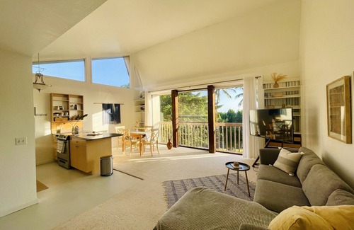 Makaha Valley House | Bright Airy Condo in Makaha - 5 mins from the beach!