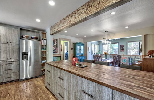 Tahoe Vista House | Bright, airy home near lake and skiing.