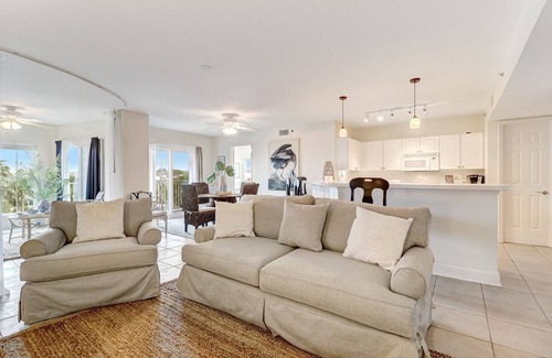 Fernandina Beach Condo | Bright, Airy Oceanfront Condo on Amelia Island!