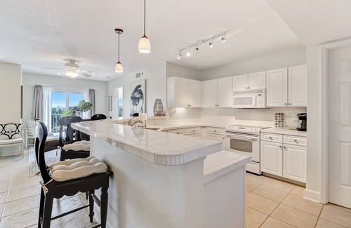 Fernandina Beach Condo | Bright, Airy Oceanfront Condo on Amelia Island!