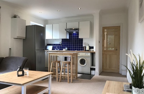 East Putney Apartment | Bright airy one bedroom apartment in Putney (zone2)
