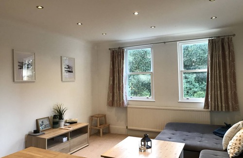 East Putney Apartment | Bright airy one bedroom apartment in Putney (zone2)