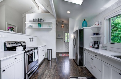 Whittier House | Bright, Airy, Tranquil Boulder Home-Away