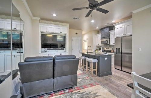 Amarillo House | Bright Amarillo Townhome Near Parks and Town!