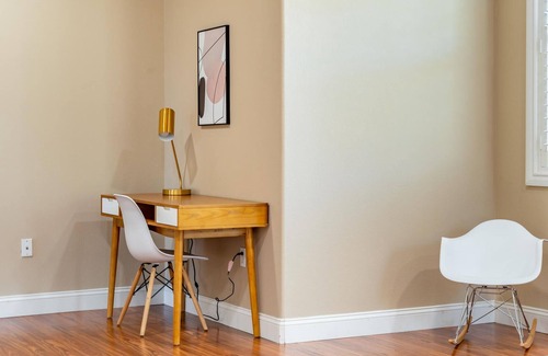 Dublin House | Bright and Airy 3BR with Jacuzzi Tub in Dublin